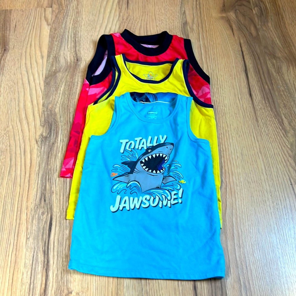 3 pcs sleeveless great condition